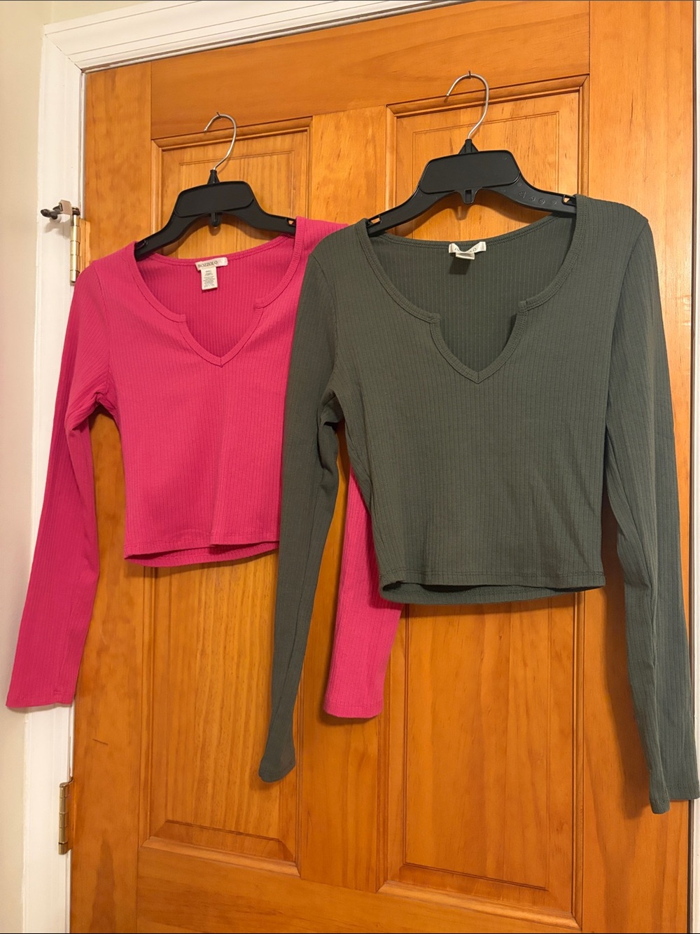 Bozzolo Ribbed Long-Sleeve Notch V-Neck Crop Top in Hot Pink & Olive